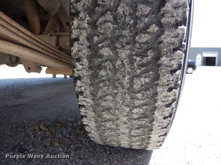 image for item DE8302 2000 Dodge Dakota Club Cab pickup truck