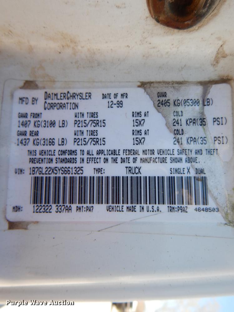 image for item DE8302 2000 Dodge Dakota Club Cab pickup truck