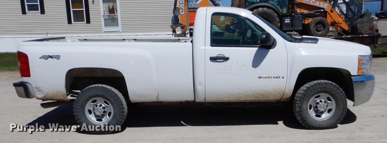 image for item DE8303 2009 Chevrolet Silverado 2500HD pickup truck