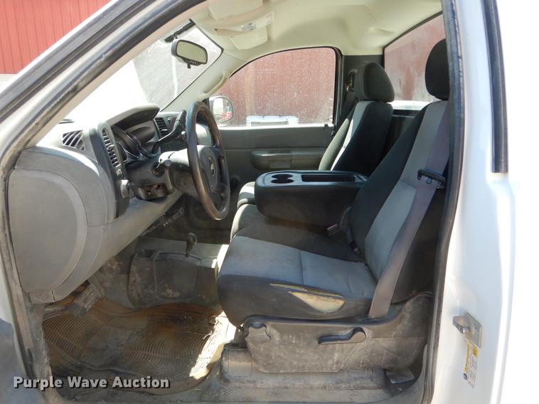 image for item DE8303 2009 Chevrolet Silverado 2500HD pickup truck