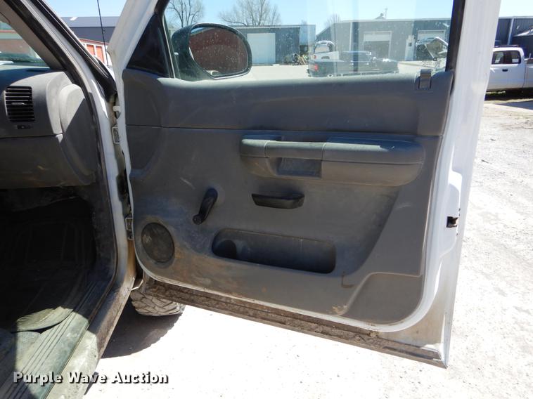 image for item DE8303 2009 Chevrolet Silverado 2500HD pickup truck