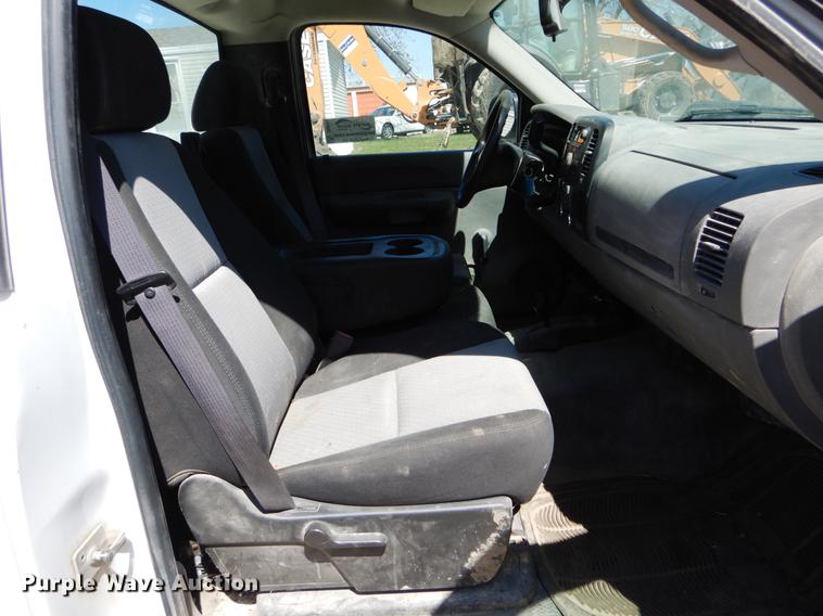 image for item DE8303 2009 Chevrolet Silverado 2500HD pickup truck