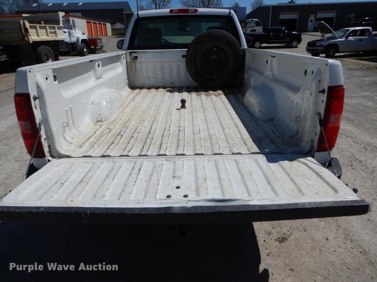 image for item DE8303 2009 Chevrolet Silverado 2500HD pickup truck