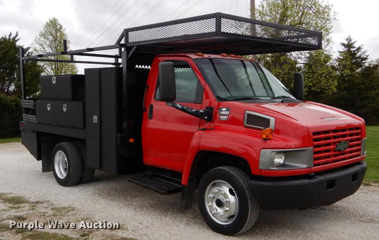 image for item DE8323 2004 Chevrolet C4500 utility truck