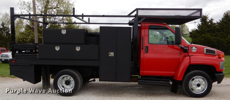 image for item DE8323 2004 Chevrolet C4500 utility truck