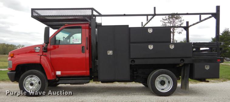 image for item DE8323 2004 Chevrolet C4500 utility truck