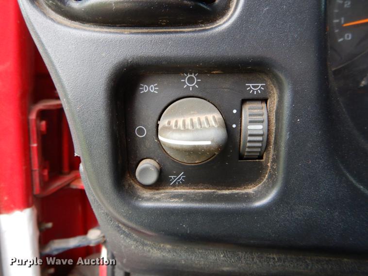 image for item DE8323 2004 Chevrolet C4500 utility truck