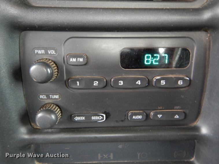 image for item DE8323 2004 Chevrolet C4500 utility truck