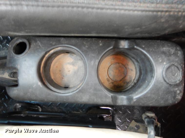 image for item DE8323 2004 Chevrolet C4500 utility truck