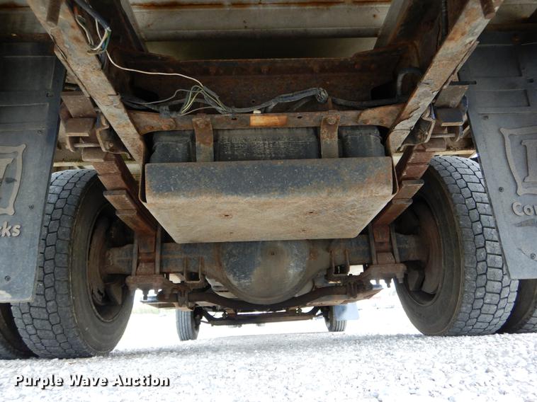 image for item DE8323 2004 Chevrolet C4500 utility truck