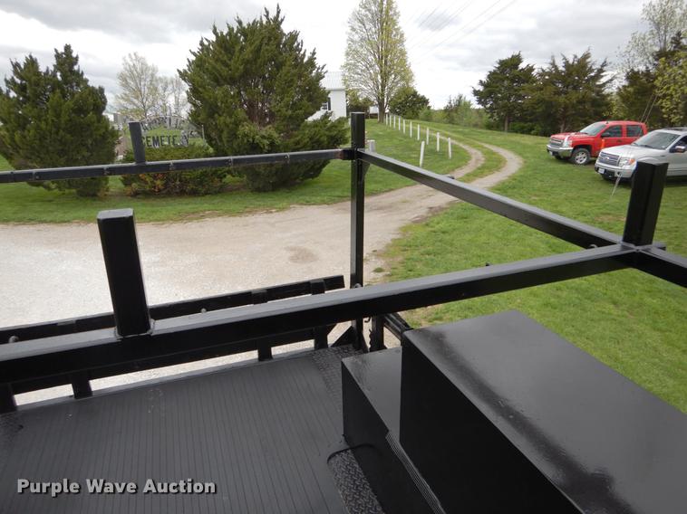 image for item DE8323 2004 Chevrolet C4500 utility truck