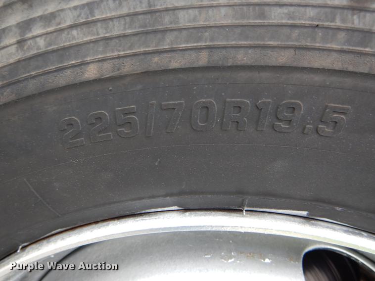 image for item DE8323 2004 Chevrolet C4500 utility truck