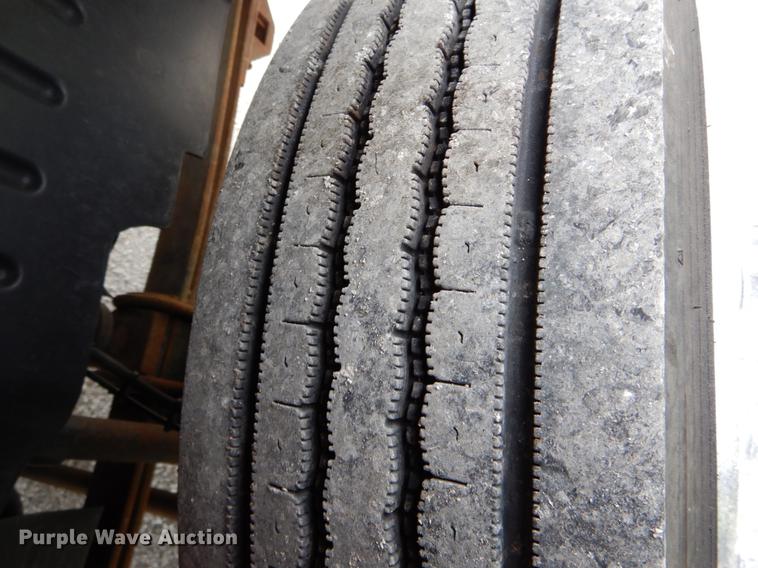 image for item DE8323 2004 Chevrolet C4500 utility truck