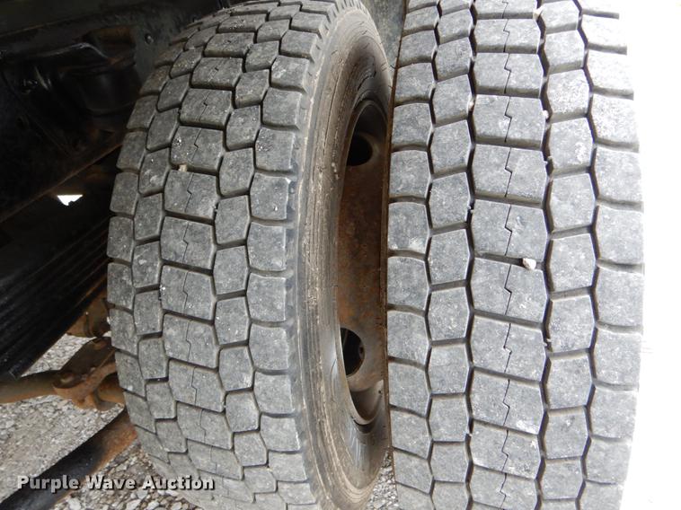 image for item DE8323 2004 Chevrolet C4500 utility truck