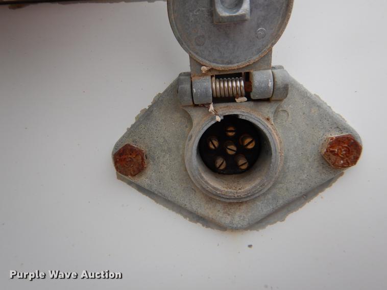 image for item DE8324 2002 Chevrolet Silverado 2500HD utility bed pickup truck