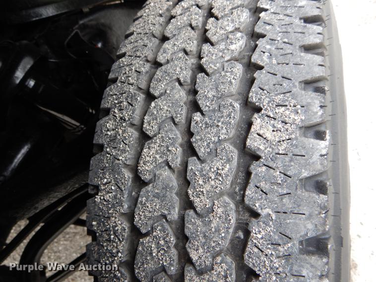 image for item DE8324 2002 Chevrolet Silverado 2500HD utility bed pickup truck