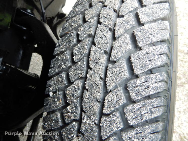 image for item DE8324 2002 Chevrolet Silverado 2500HD utility bed pickup truck