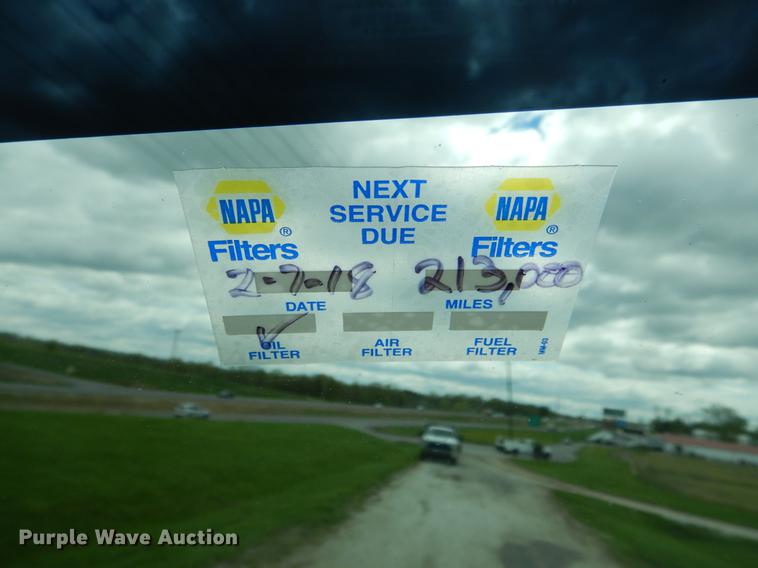 image for item DE8328 2006 Ford F350 Super Duty XL utility bed pickup truck