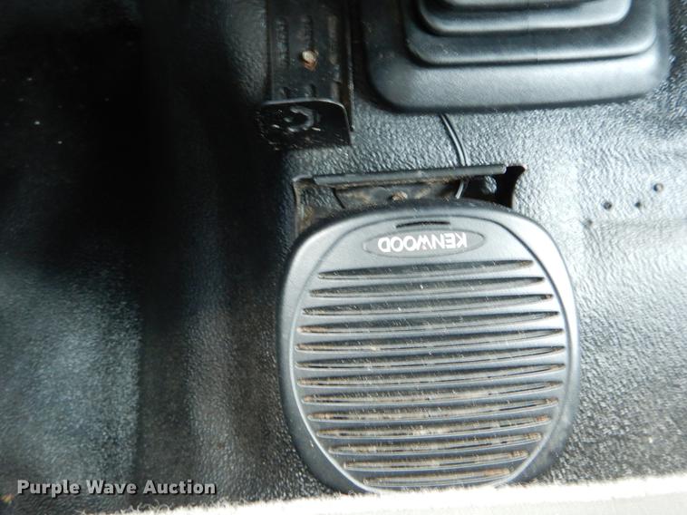 image for item DE8328 2006 Ford F350 Super Duty XL utility bed pickup truck