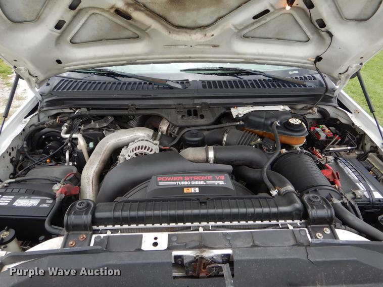 image for item DE8328 2006 Ford F350 Super Duty XL utility bed pickup truck