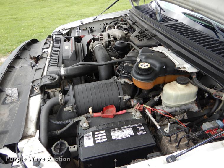 image for item DE8328 2006 Ford F350 Super Duty XL utility bed pickup truck