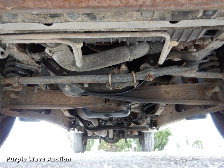 image for item DE8328 2006 Ford F350 Super Duty XL utility bed pickup truck