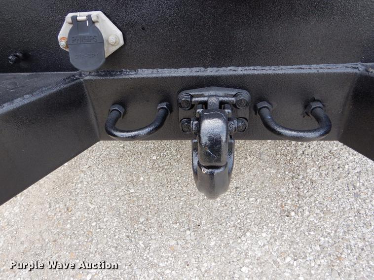 image for item DE8328 2006 Ford F350 Super Duty XL utility bed pickup truck