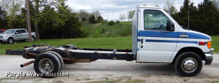image for item DE8329 2006 Ford E450 cab and chassis