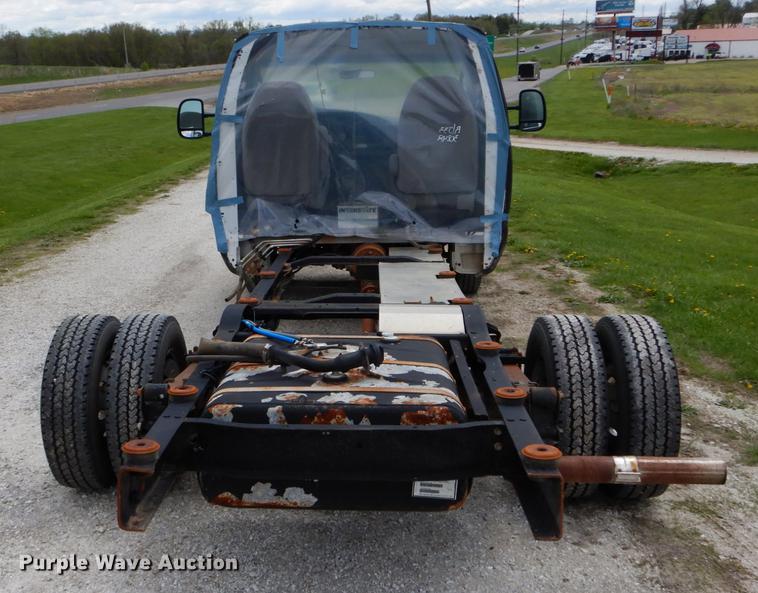 image for item DE8329 2006 Ford E450 cab and chassis