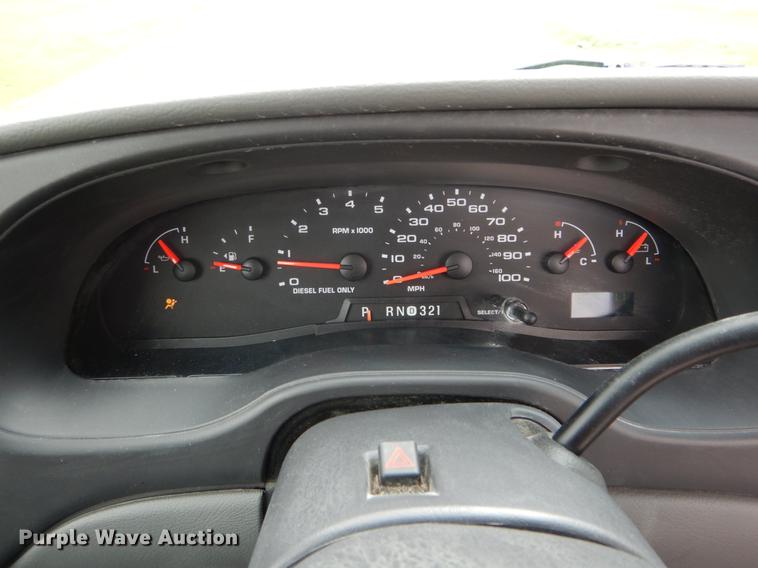 image for item DE8329 2006 Ford E450 cab and chassis