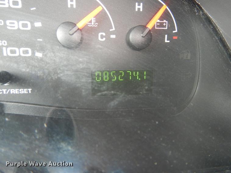 image for item DE8329 2006 Ford E450 cab and chassis