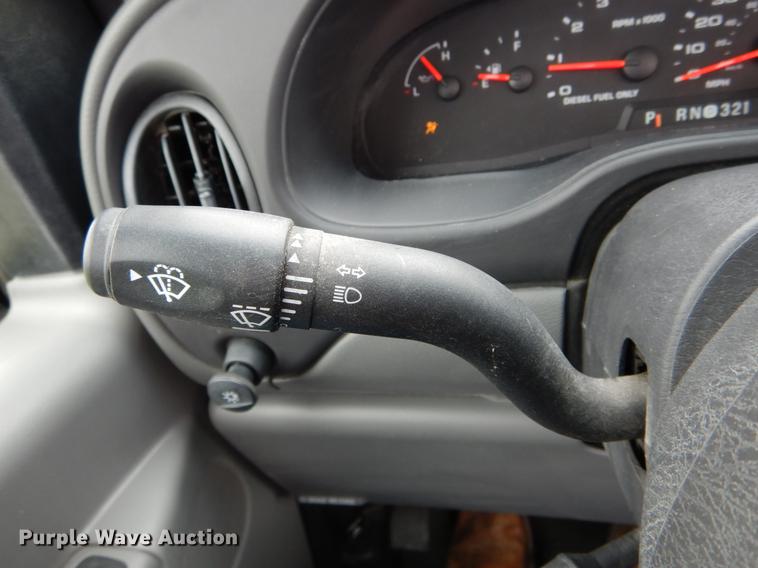 image for item DE8329 2006 Ford E450 cab and chassis