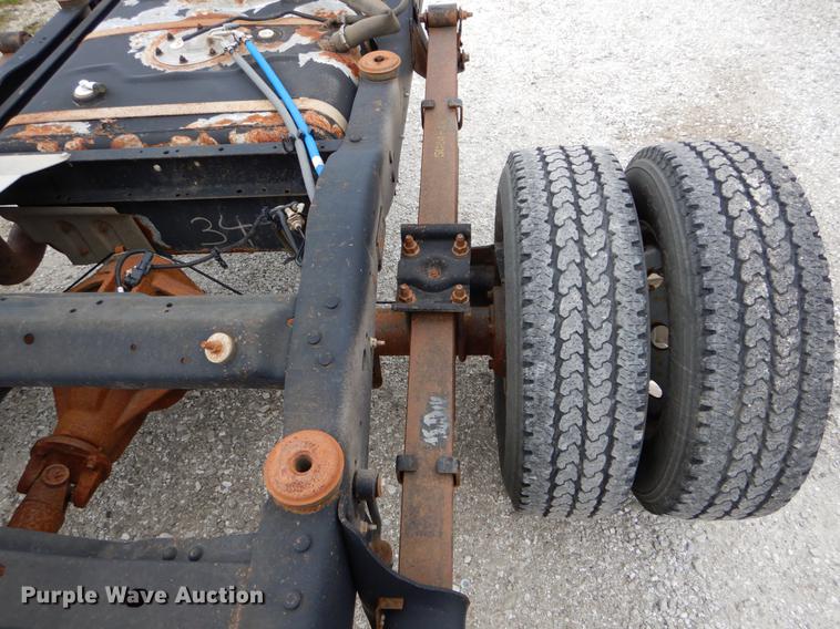 image for item DE8329 2006 Ford E450 cab and chassis