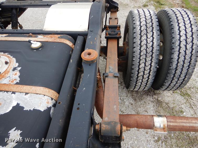 image for item DE8329 2006 Ford E450 cab and chassis