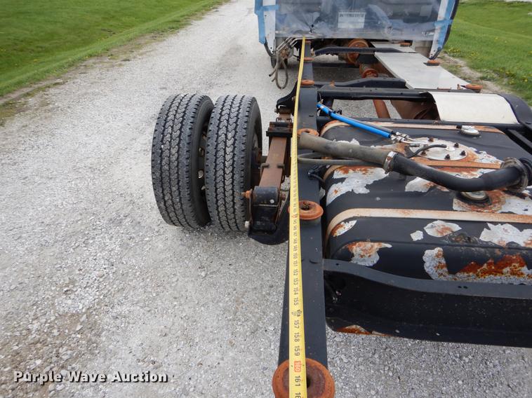 image for item DE8329 2006 Ford E450 cab and chassis