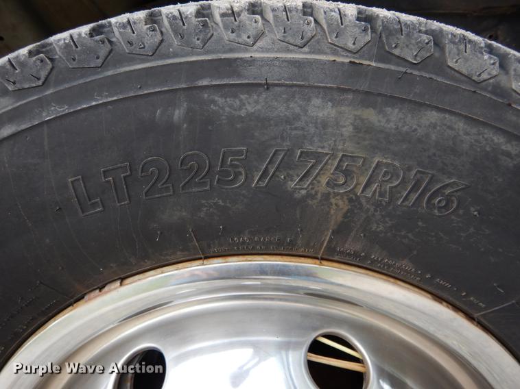 image for item DE8329 2006 Ford E450 cab and chassis