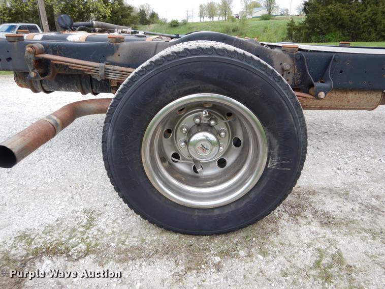image for item DE8329 2006 Ford E450 cab and chassis