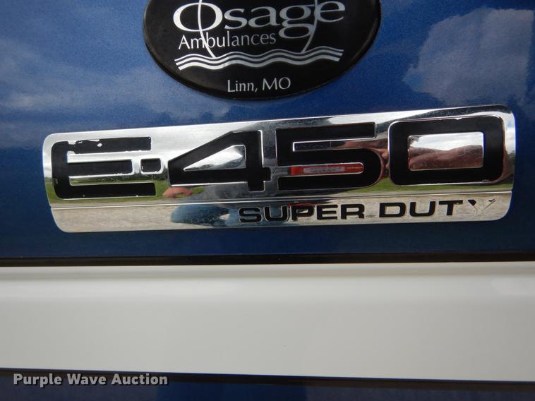 image for item DE8329 2006 Ford E450 cab and chassis