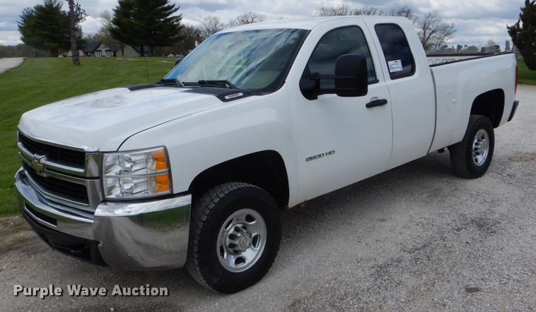 image for item DE8330 2010 Chevrolet Silverado 2500HD Ext. Cab pickup truck