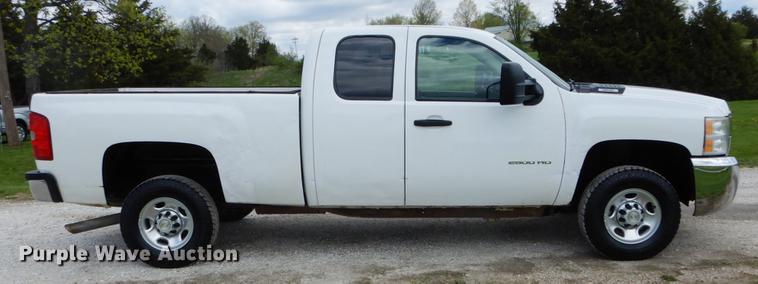image for item DE8330 2010 Chevrolet Silverado 2500HD Ext. Cab pickup truck