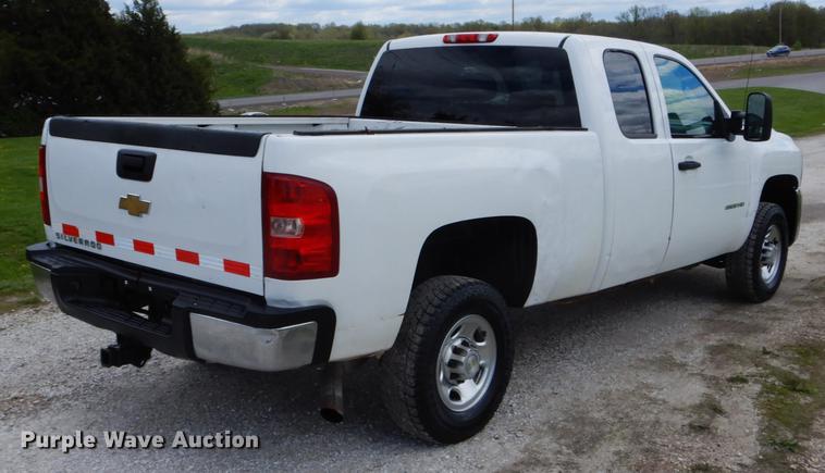 image for item DE8330 2010 Chevrolet Silverado 2500HD Ext. Cab pickup truck
