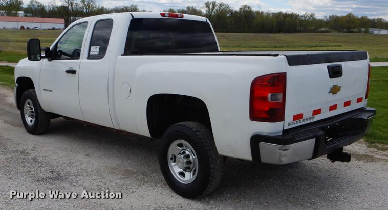 image for item DE8330 2010 Chevrolet Silverado 2500HD Ext. Cab pickup truck