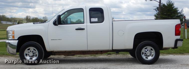 image for item DE8330 2010 Chevrolet Silverado 2500HD Ext. Cab pickup truck