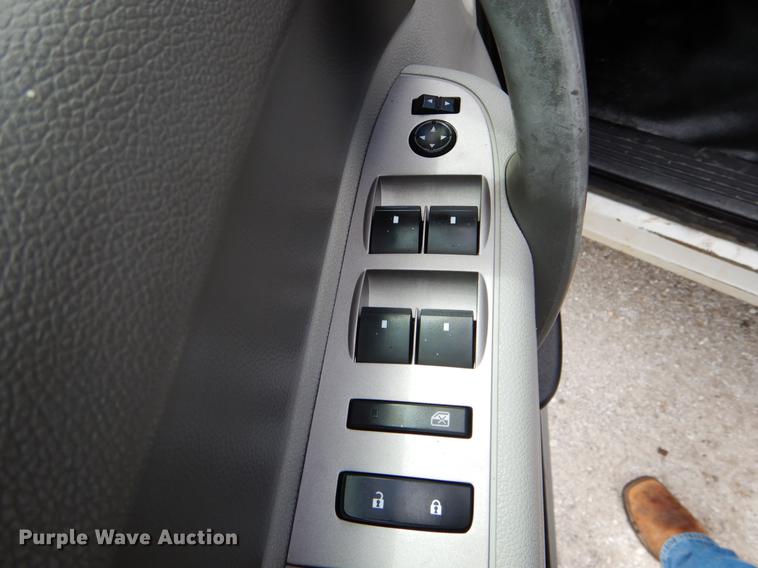 image for item DE8330 2010 Chevrolet Silverado 2500HD Ext. Cab pickup truck