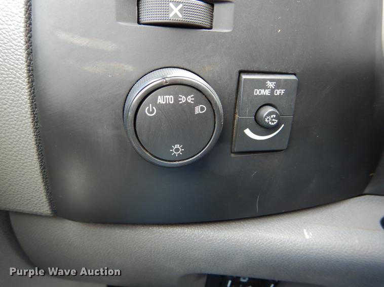 image for item DE8330 2010 Chevrolet Silverado 2500HD Ext. Cab pickup truck