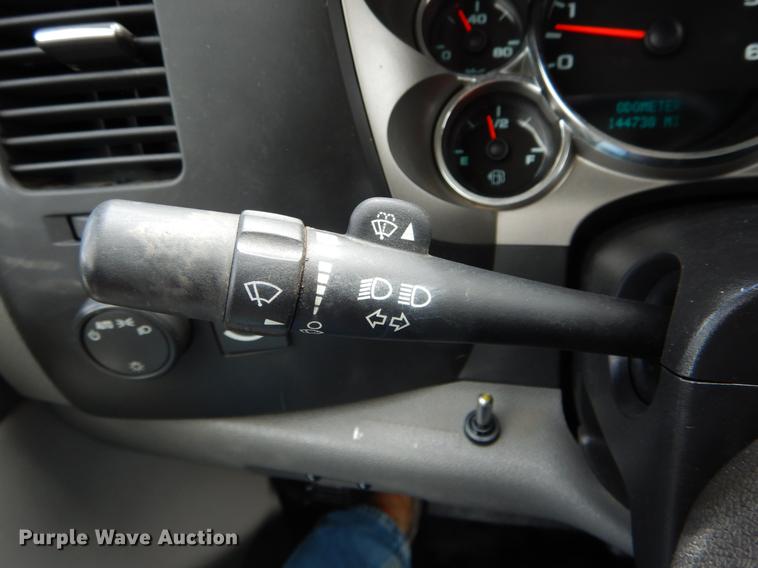 image for item DE8330 2010 Chevrolet Silverado 2500HD Ext. Cab pickup truck