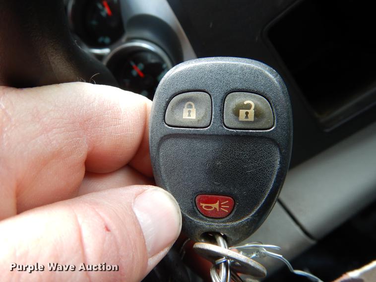 image for item DE8330 2010 Chevrolet Silverado 2500HD Ext. Cab pickup truck