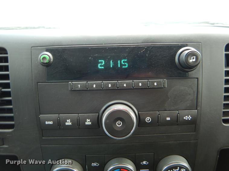 image for item DE8330 2010 Chevrolet Silverado 2500HD Ext. Cab pickup truck