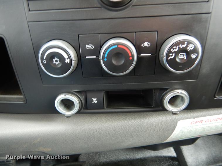 image for item DE8330 2010 Chevrolet Silverado 2500HD Ext. Cab pickup truck