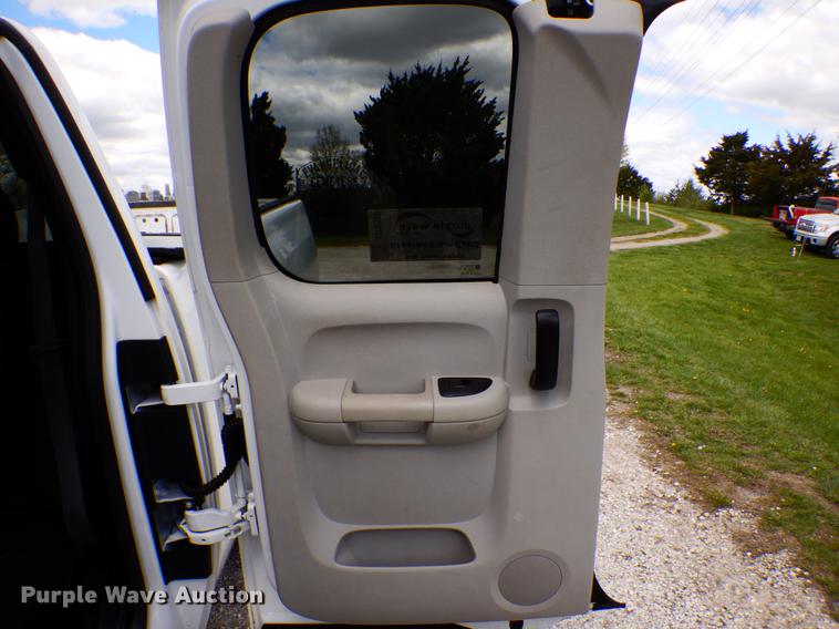 image for item DE8330 2010 Chevrolet Silverado 2500HD Ext. Cab pickup truck
